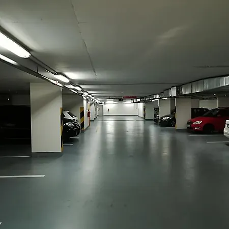 New Studio With Private Parking *
